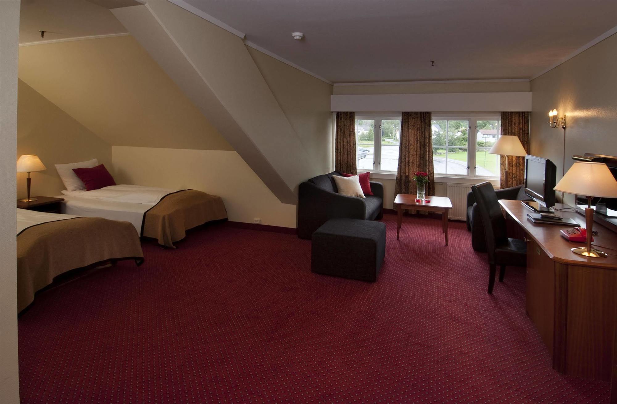Thon Partner Hotel Baronen โอเลซุนด์ ภายนอก รูปภาพ