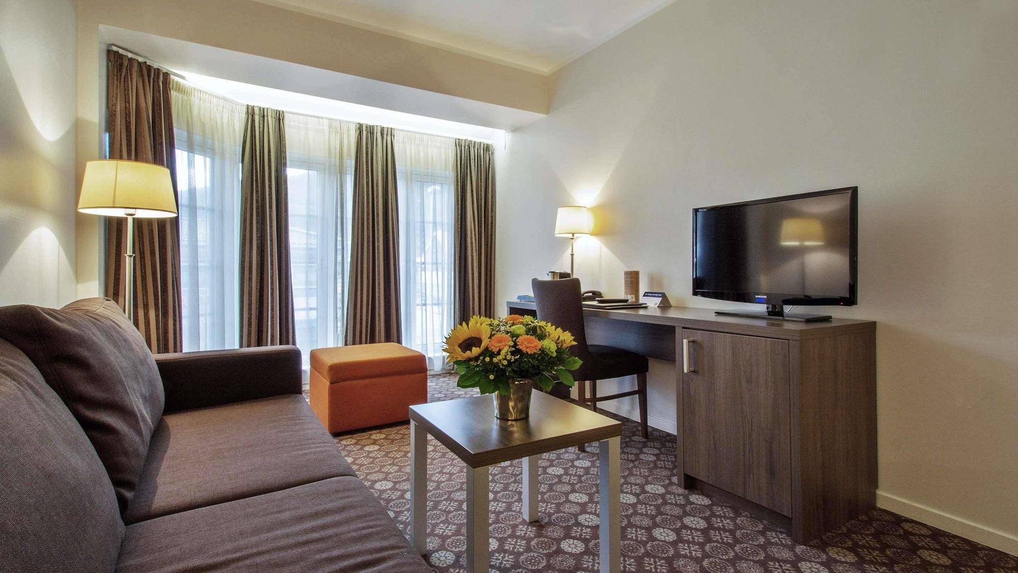 Thon Partner Hotel Baronen โอเลซุนด์ ภายนอก รูปภาพ